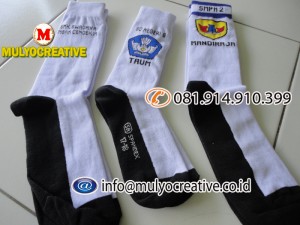 kaos kaki sekolah smp